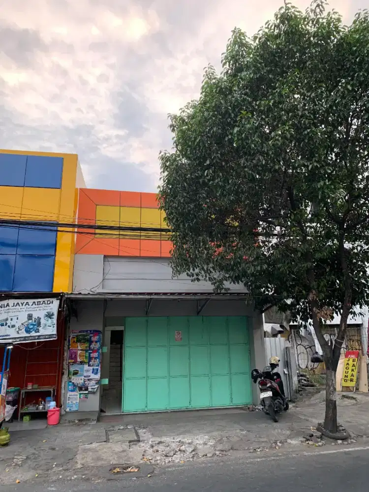 Dijual CEPAT !! Bangunan 2 lantai, strategis, 5mnt dri Tugu Yogya