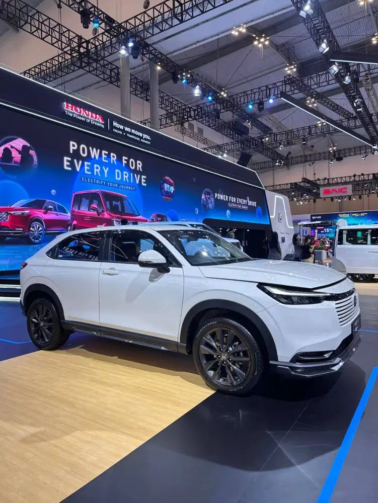 Honda HR-V e:HEV 2026 Putih – SUV Hybrid Canggih, Irit BBM & Nyaman