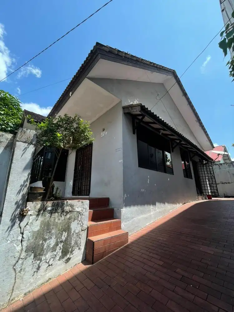 Rumah Luas Lega Pas di Samping  Mall Besar