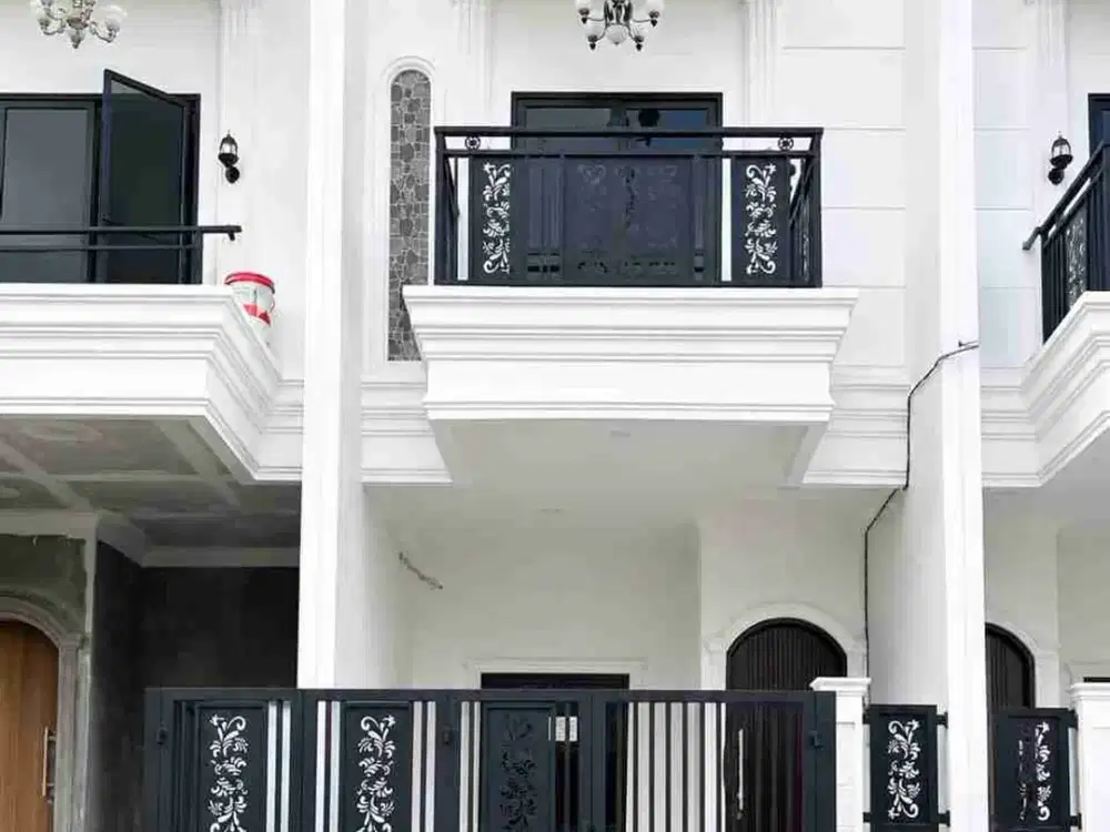 Dijual Rumah Baru Desain American Classic 2 Lantai di Poris Indah
