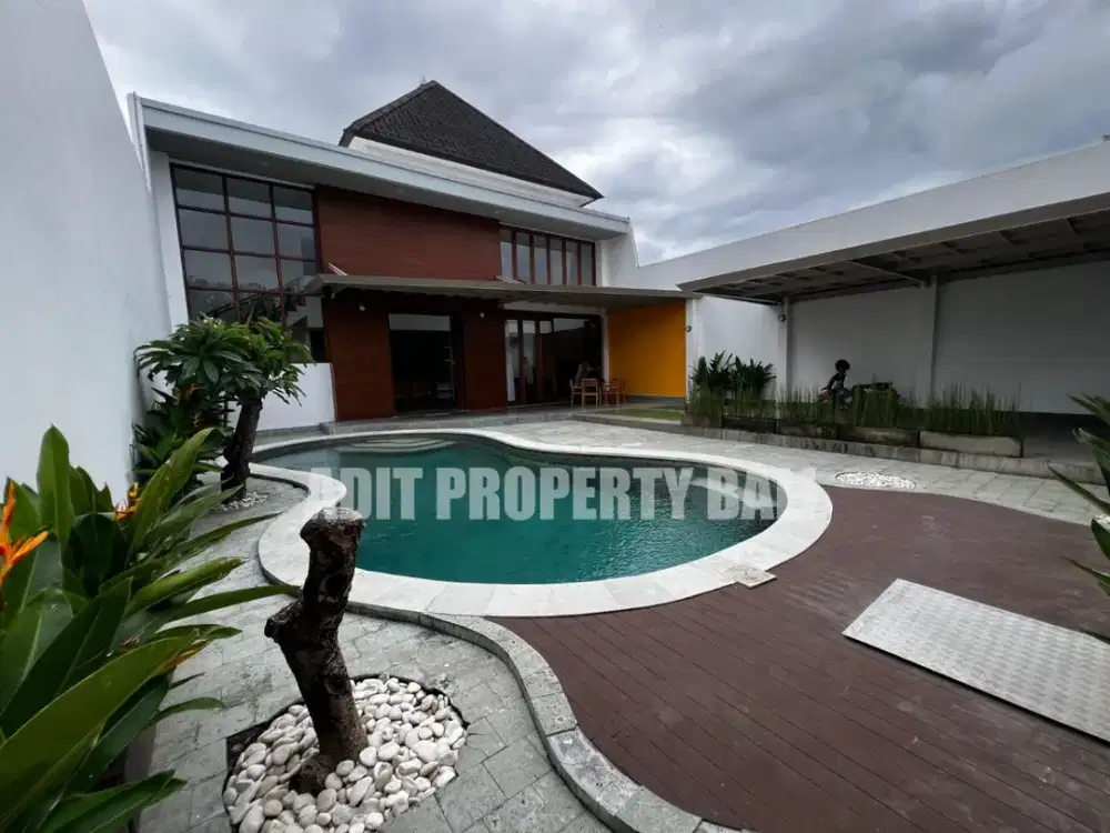 Villa Modern Taman Sari Kerobokan Bali