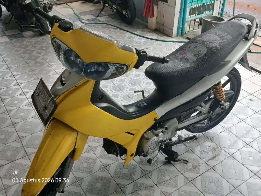 Jupiter z 2004 kuning