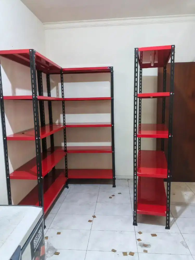 RAK BESI PERLENGKAPAN INDUSTRI