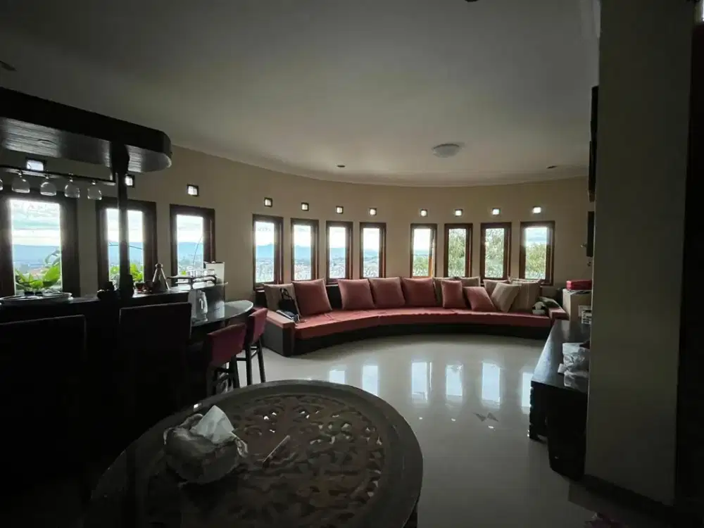 Dijual Rumah 4 Lantai Semi Furnished Siap Huni Lokasi di Bukit Dago Selatan Bandung