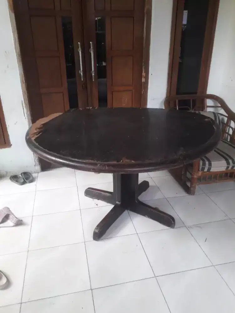 Meja bulat besar murah bonus bingkai lukisan