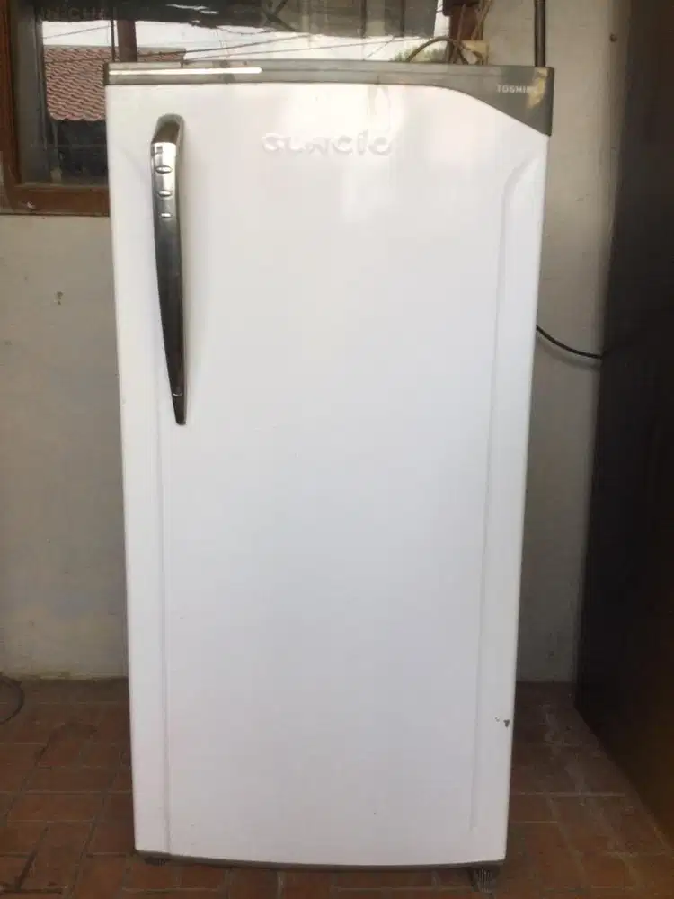 Kulkas 1 Pintu Merk TOSHIBA GLACIO