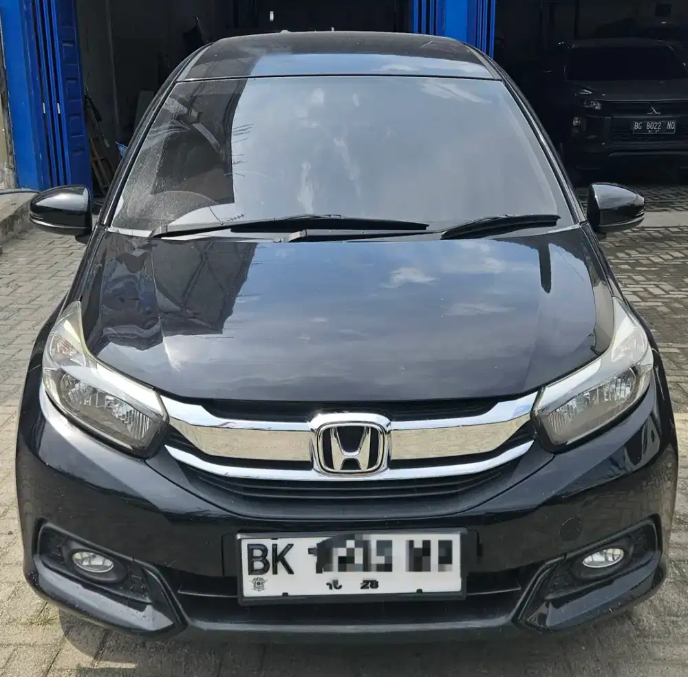 Mobilio E manual 2018 Hitam