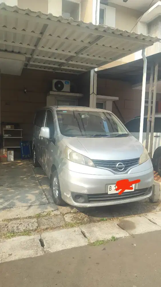 DIJUAL MURAH NISSAN EVALIA SV MT 2013