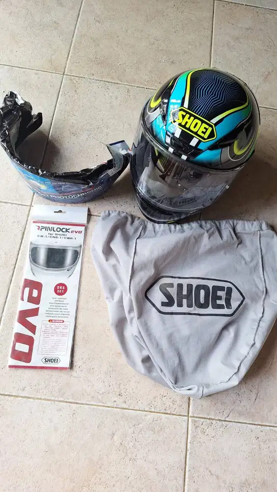 ORIGINAL Shoei NXR – Excellent Condition – Complete Premium Package