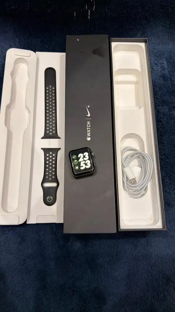 Apple Watch Gen 2 Black 42mm Nike Series Lengkap