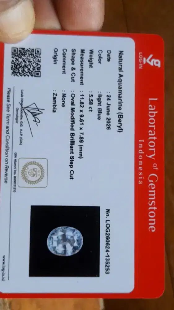 Aquamarine natural unik  batu lama langka