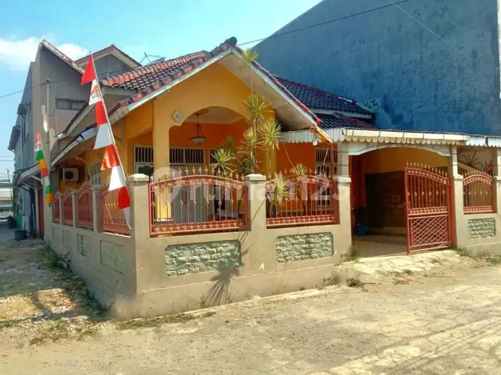Rumah Dekat Swalayan Mutiara Cahaya Mejasem