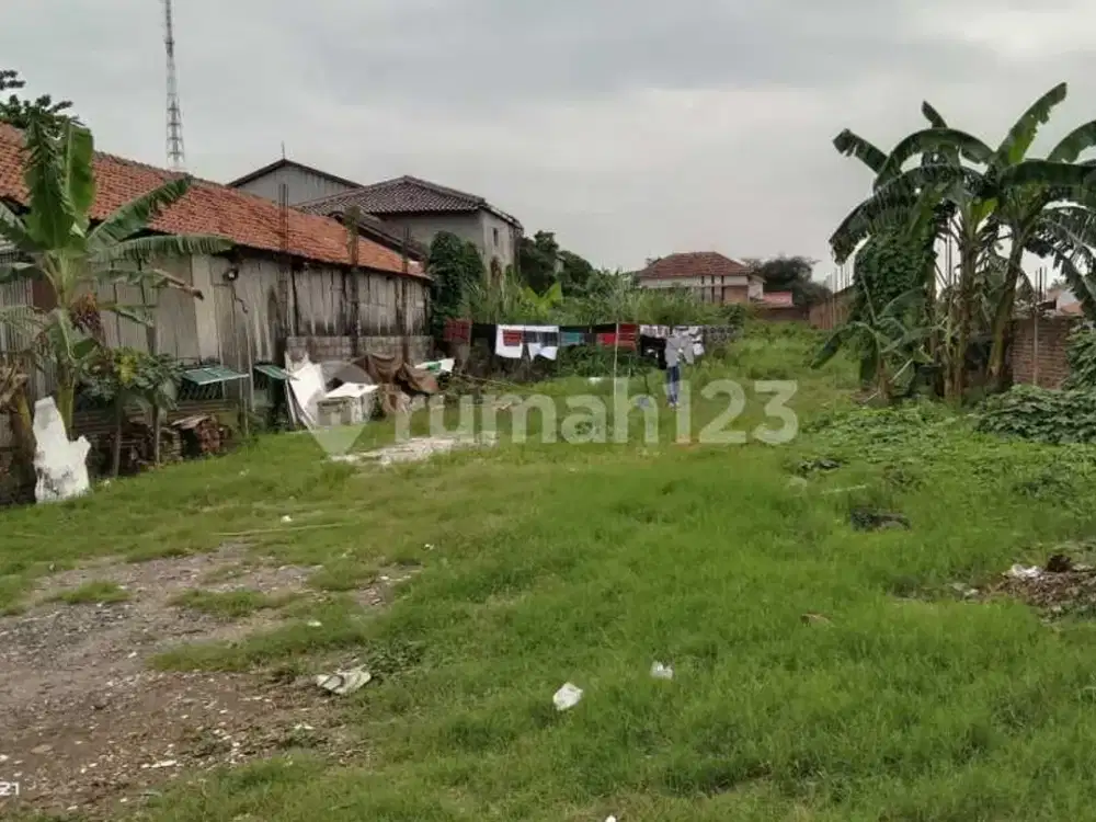 Tanah Di Daerah Slawi Dekat Bunderan Poci