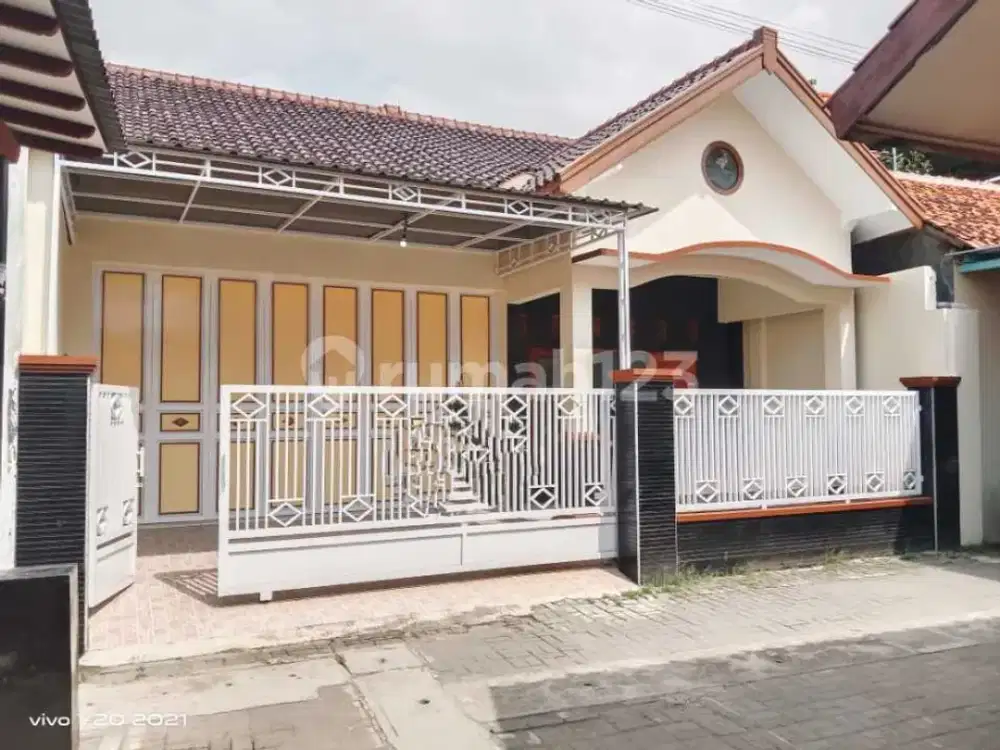 Rumah 2 Lantai Dekat Alun-Alun Kota Tegal