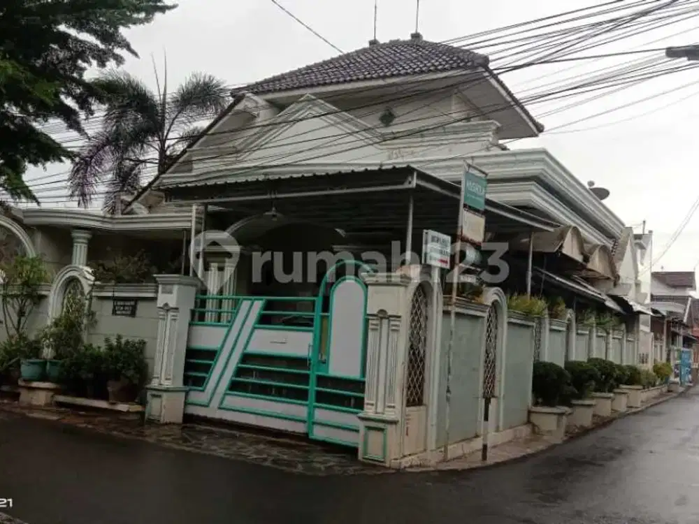 Rumah 2 Lantai di Pusat Kota Dekat Rsi