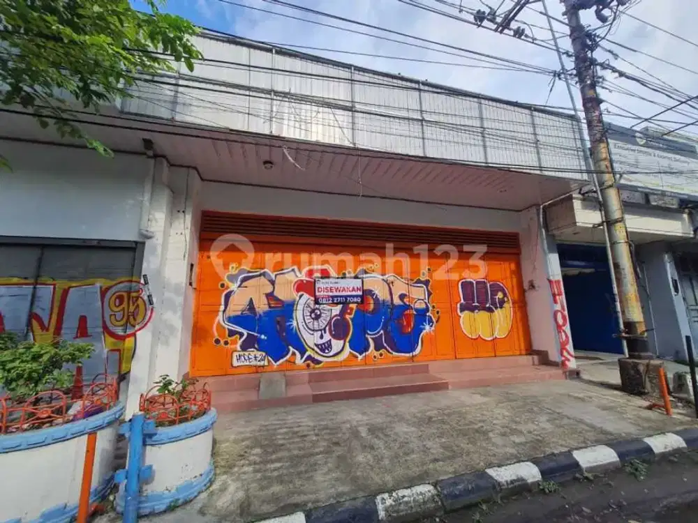 Ruko Siap Pakai di Pusat Kota Daerah Pertokoan dan Perkantoran