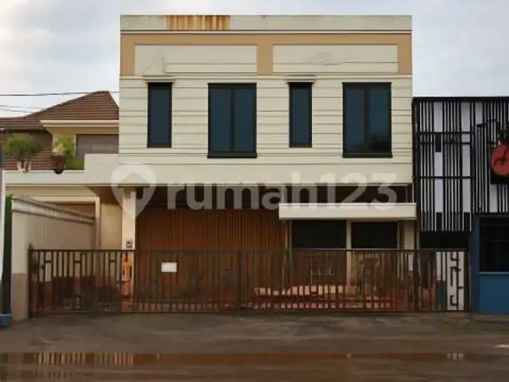 Ruko 2 Lantai Daerah Ramai Cocok untuk Kantor atau Usaha