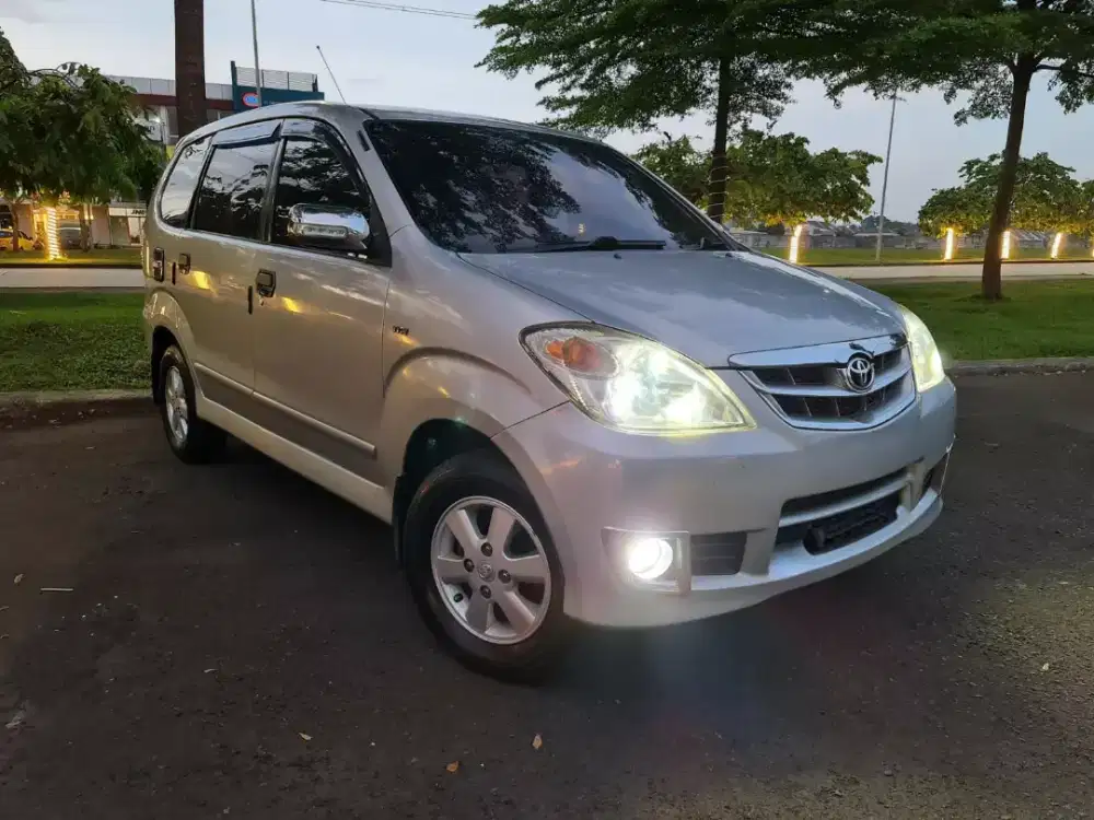Toyota avanza 1.3 G 2009 manual. Full originil cat, mulus istimewa.