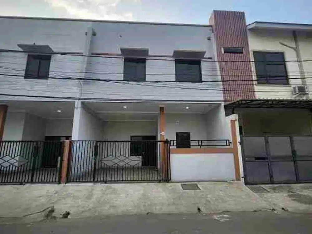 Rumah Hook 2 Lantai Harapan Indah Bekasi