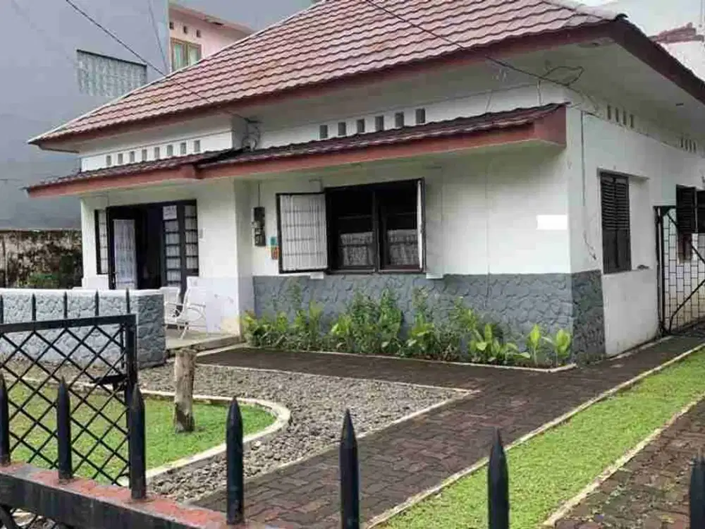 rumah model jaman dulu tp dipusat kota besar
shm