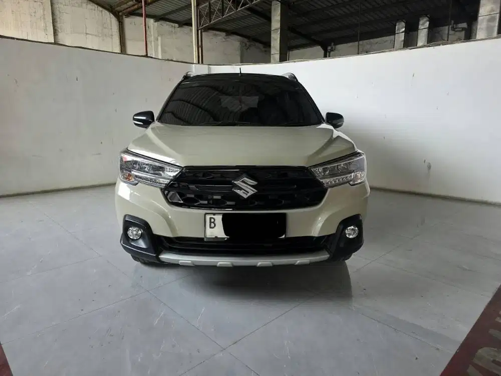 Suzuki XL7 Alpha Hybrid AT ( Matic ) 2023 Coklat Muda km 49rban Mulus
