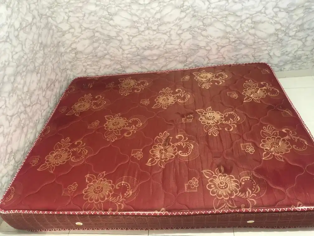 Kasur Queen Bed uk. 160x200