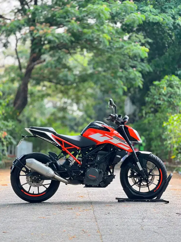 KTM DUKE 250 ABS 2018 ORANGE KM LOW PAJAK PANJANG FULL ORI