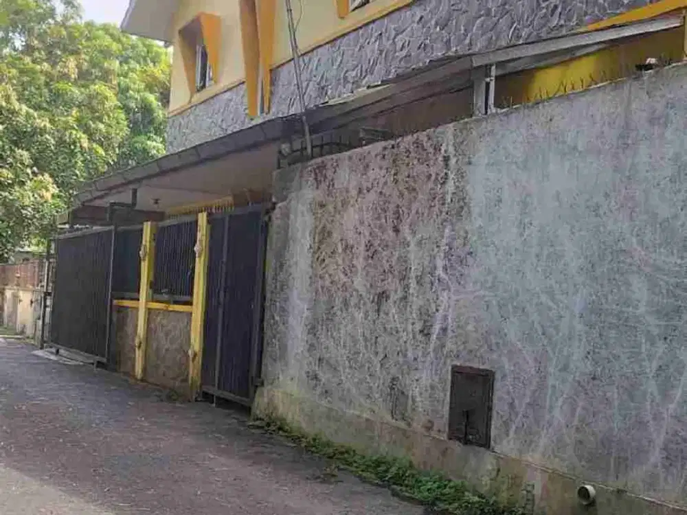 DIJUAL RUMAH DI PALAGAN SEMI FURNISHED LOKASI BELAKANG HOTEL HYATT