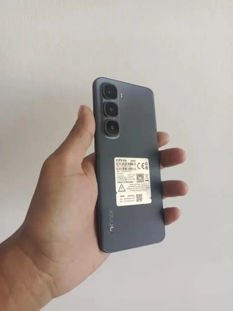 Jual hp Infinix hot 60pro ram 8/256 barang mulus no minus