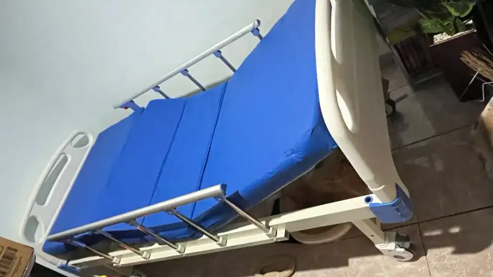 Bed pasien (tempat tidur pasien)