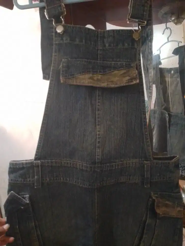 ROK PENDEK BIRU