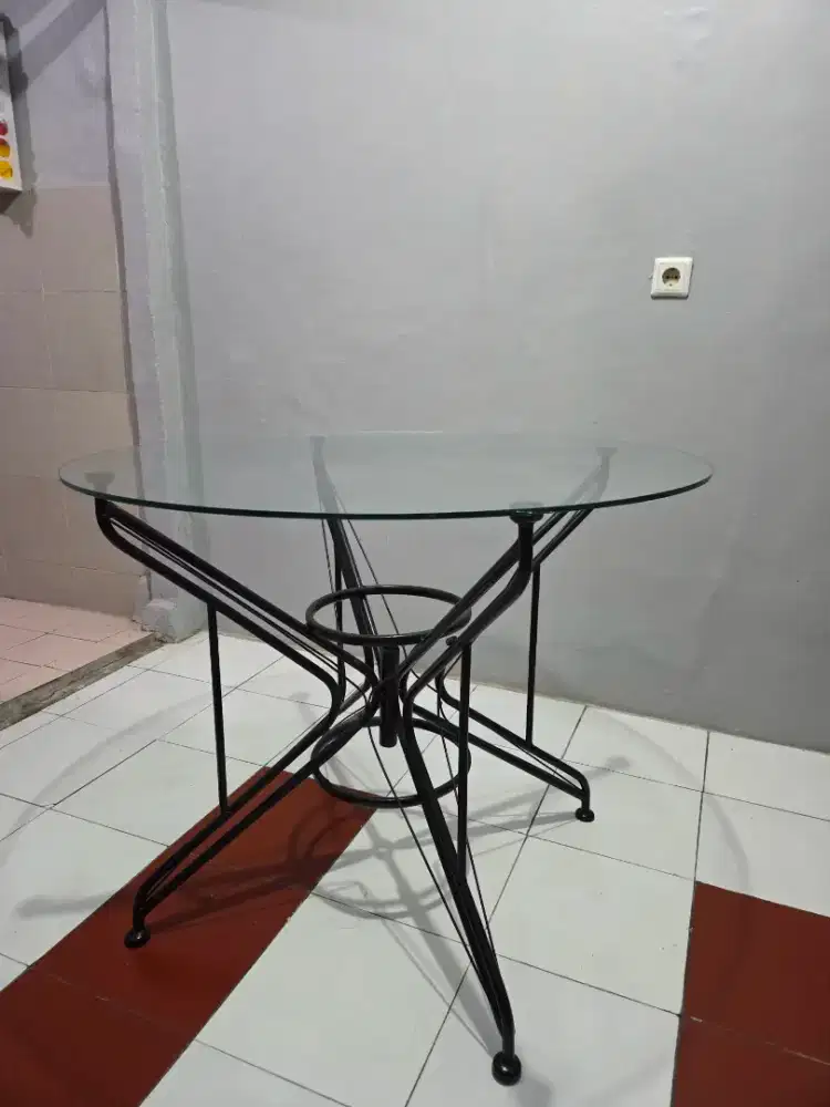 Meja Kaca Bulat Diameter 100 cm – Kokoh & Elegan