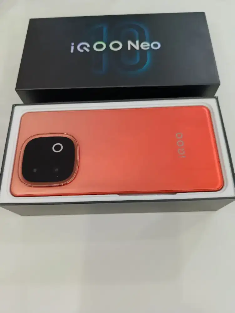 jual vivo  iQoo Neo 10 8/256,barang bagus,mulus,no minus boc