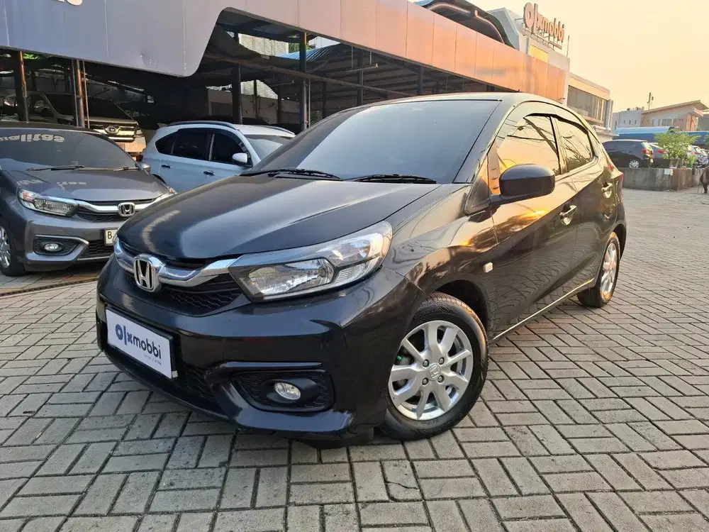 TDP 1 JUTA Honda Brio Satya 1.2 E Bensin-AT 2022 Hitam CHFIB