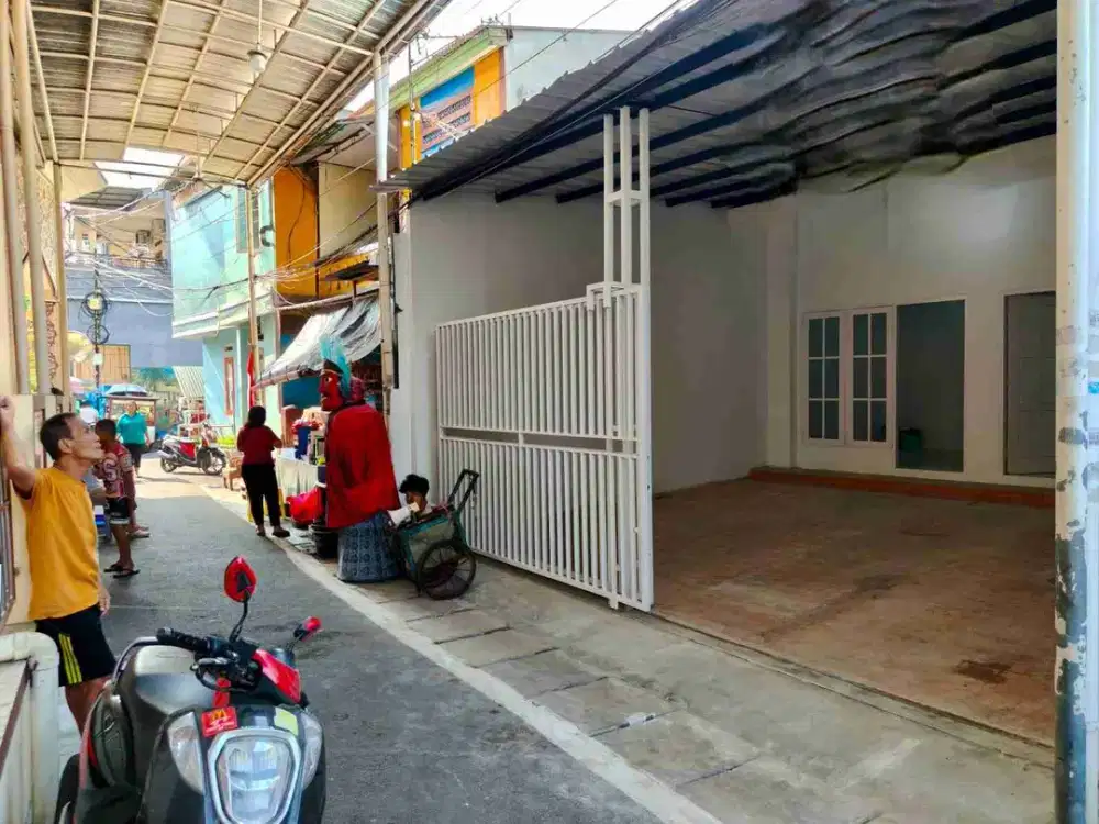 Rumah 2 Lantai di Kemayoran luas 200m Siap Huni Akses 1 Mobil