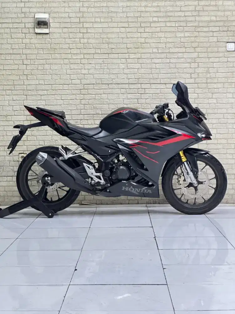 TERMURAH‼️ Honda CBR 150R 2021 Matte Black
- Mustika Motoshop