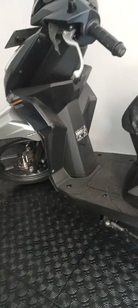 Honda Beat tahun 2021 Warna biru silver
