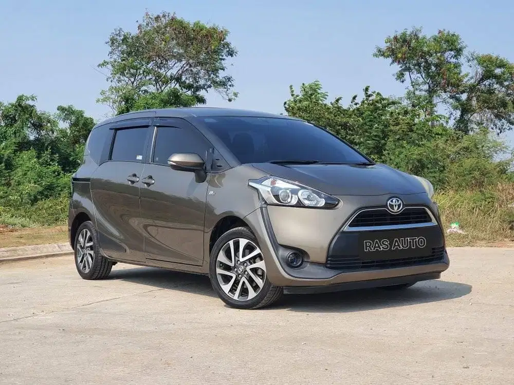 LOW KM 84 RIBU!!  Toyota Sienta V AT 2016 Coklat