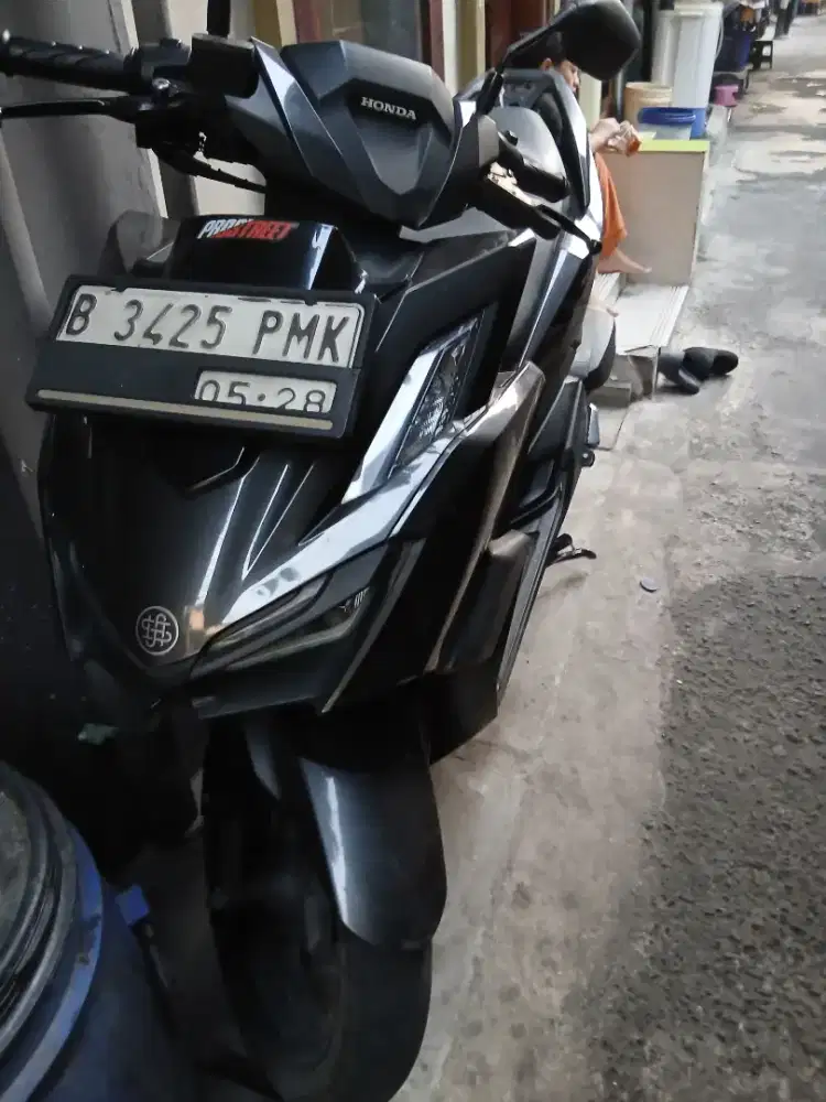 Vario 160cc thn 2023 wrn Hitam glossy