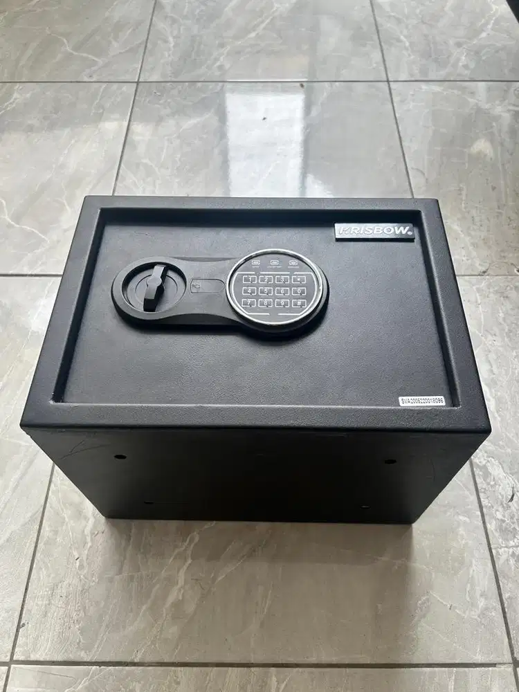 Brankas Besi Digital Krisbow safety deposit box