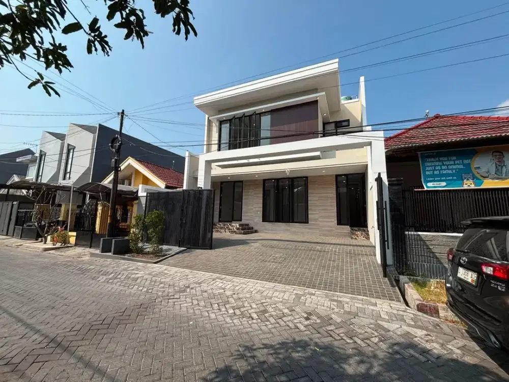 Rumah Baru Mewah di jalan utama dekat Mulyosari