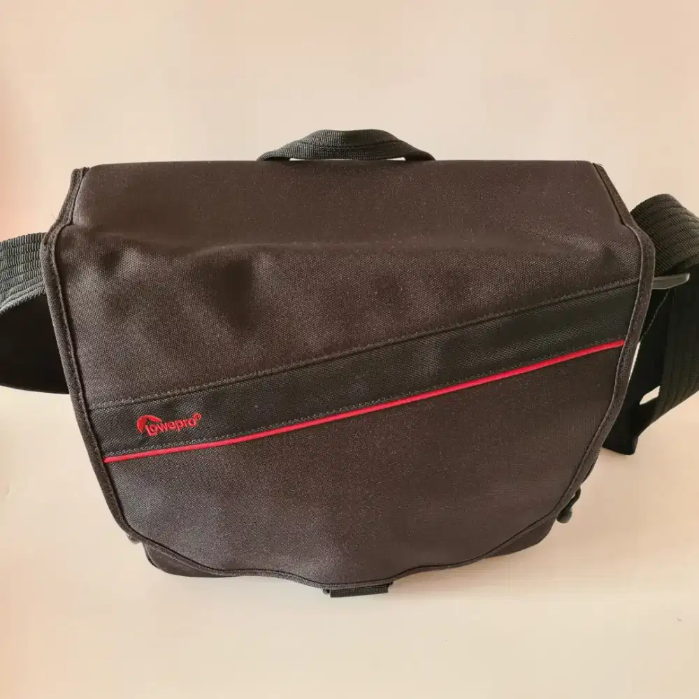 Tas Kamera dan Lensa Lowepro Event Messanger 150