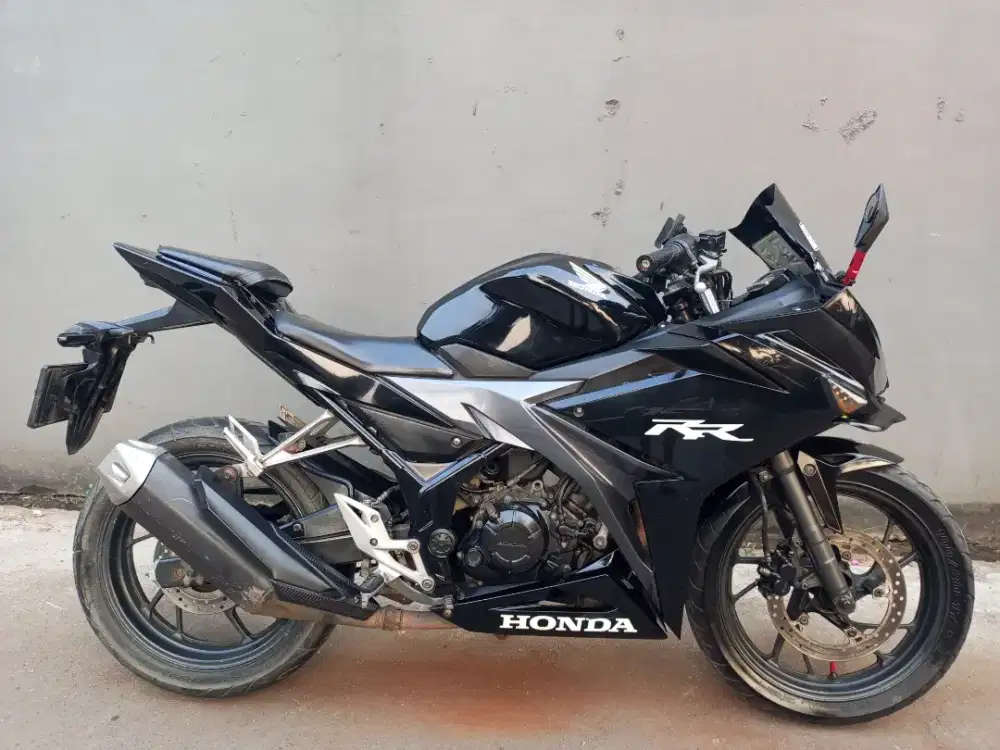 Honda CBR150 tahun 2017 surat lengkap pajak telat sekali