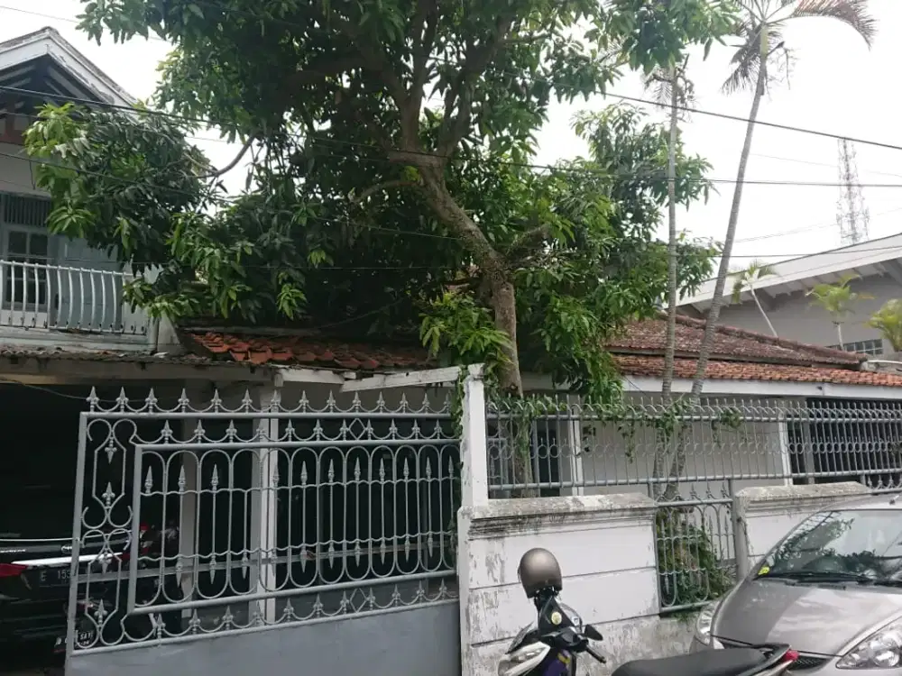TERJUN PAYUNG ! RUMAH STRATEGIS DENGAN LINGKUNGAN NYAMAN DI SUKALUYU BANDUNG