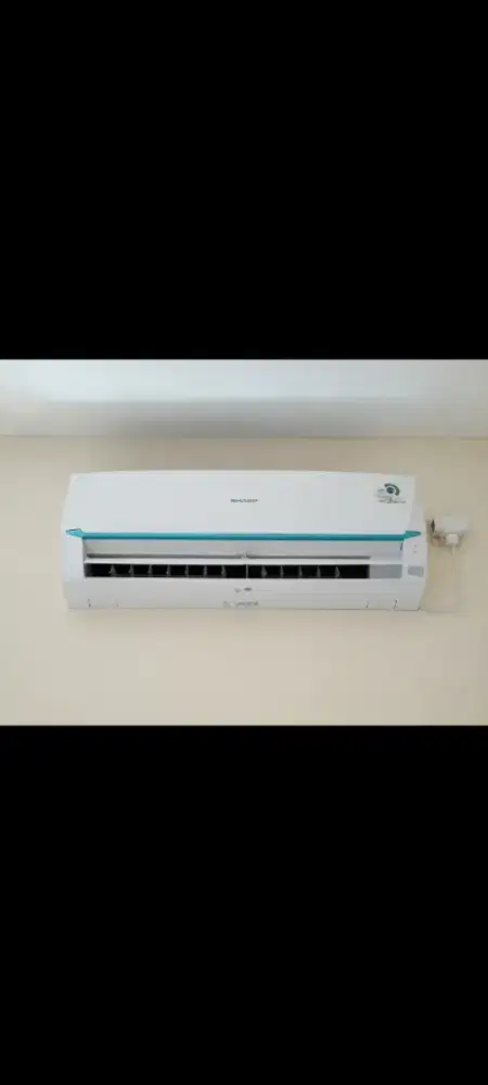 Ac Sharp 1/2 pk Bekas Daya 390 Watt