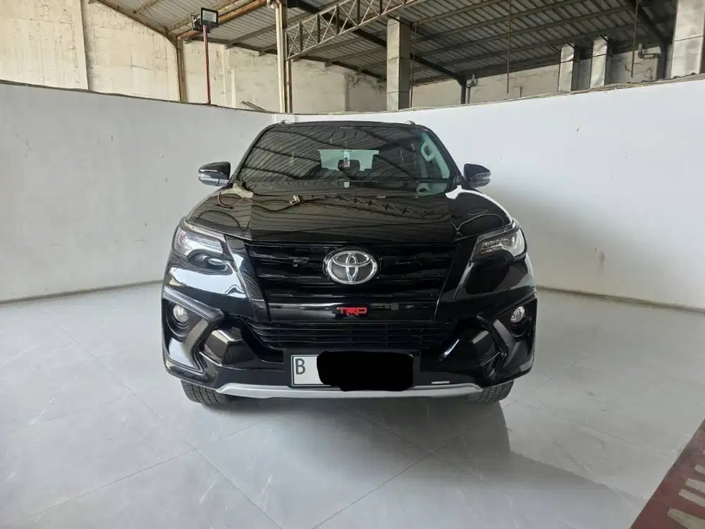 Toyota Fortuner VRZ TRD 2.4 AT ( Matic ) 2017 Hitam Km 97rban genap