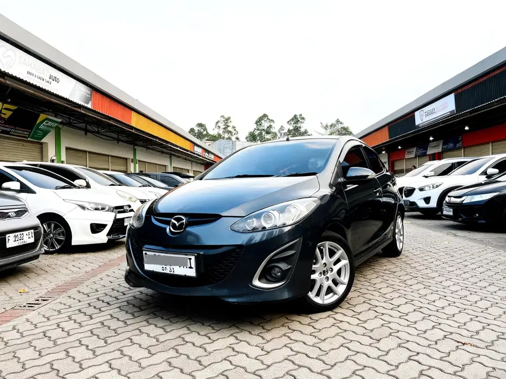 DP 5 JT MAZDA 2 R HB AT 2013 STEEL GREY EDITION