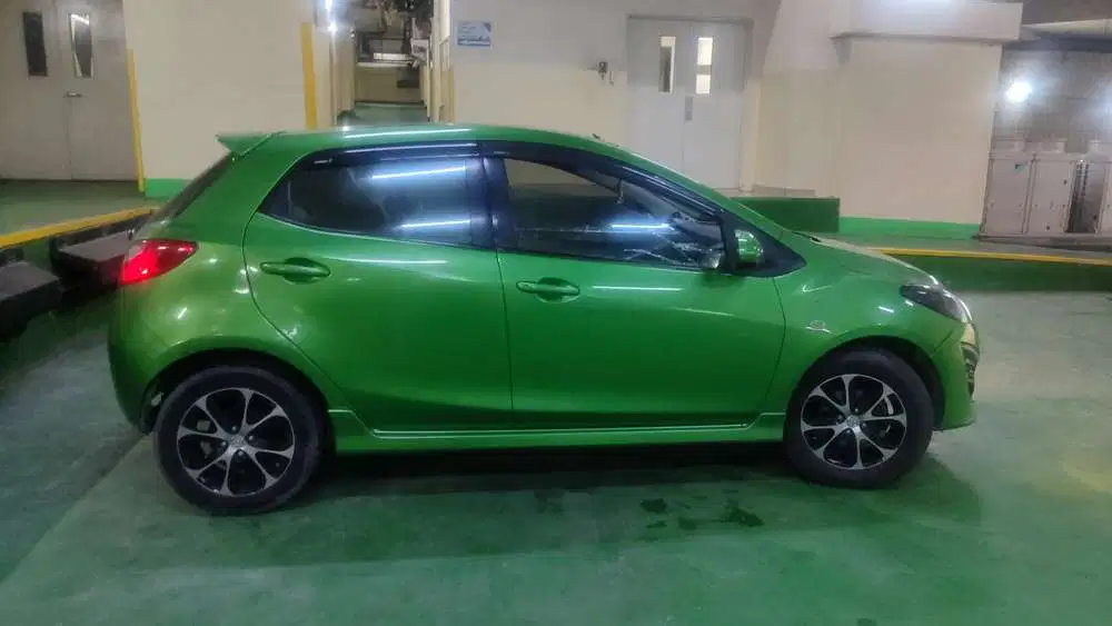 Mazda 2 2011 Bensin