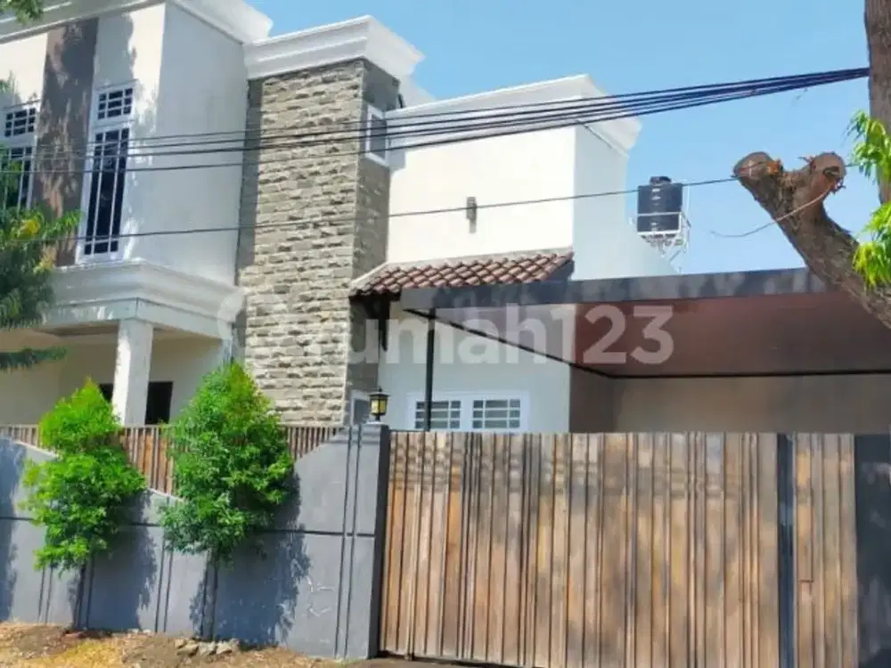 Rumah Siap Huni Dekat Mall