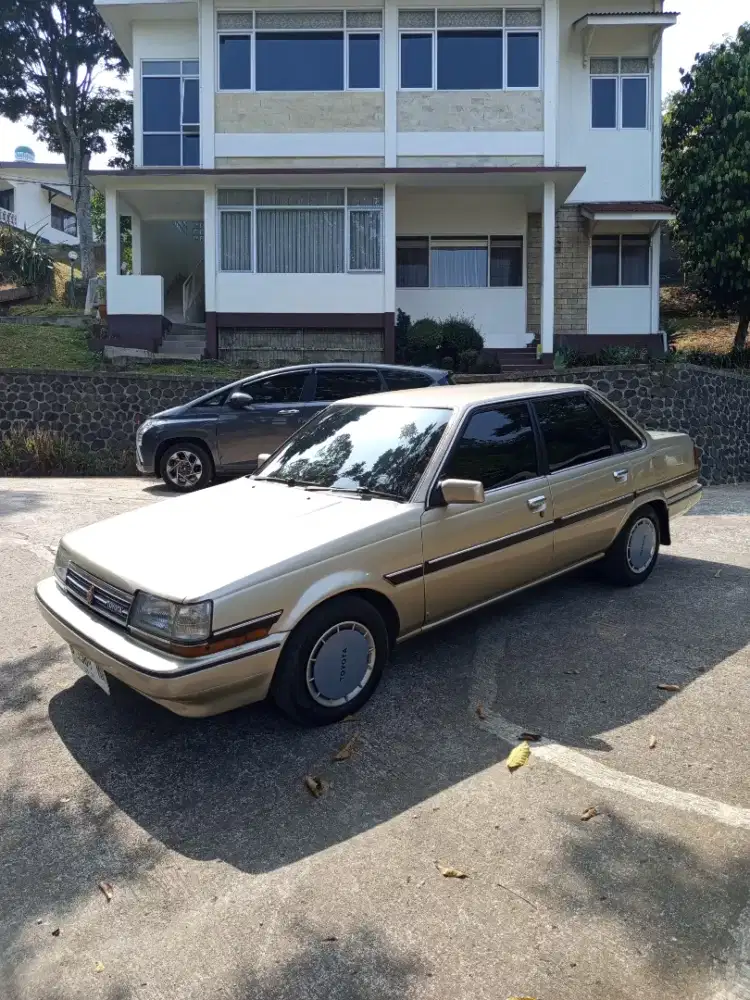 Toyota Corona 1986 Bensin